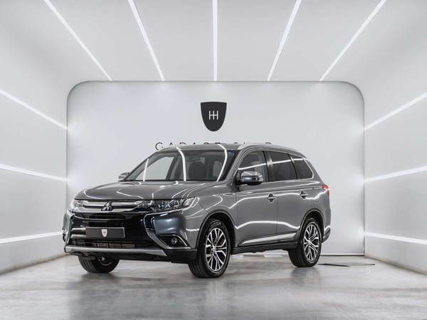 MITSUBISHI Outlander Diesel {'id': 1453, 'title': 'Outlander 220DI-D Motion 2WD 7pl.'} 2018 Segunda Mano